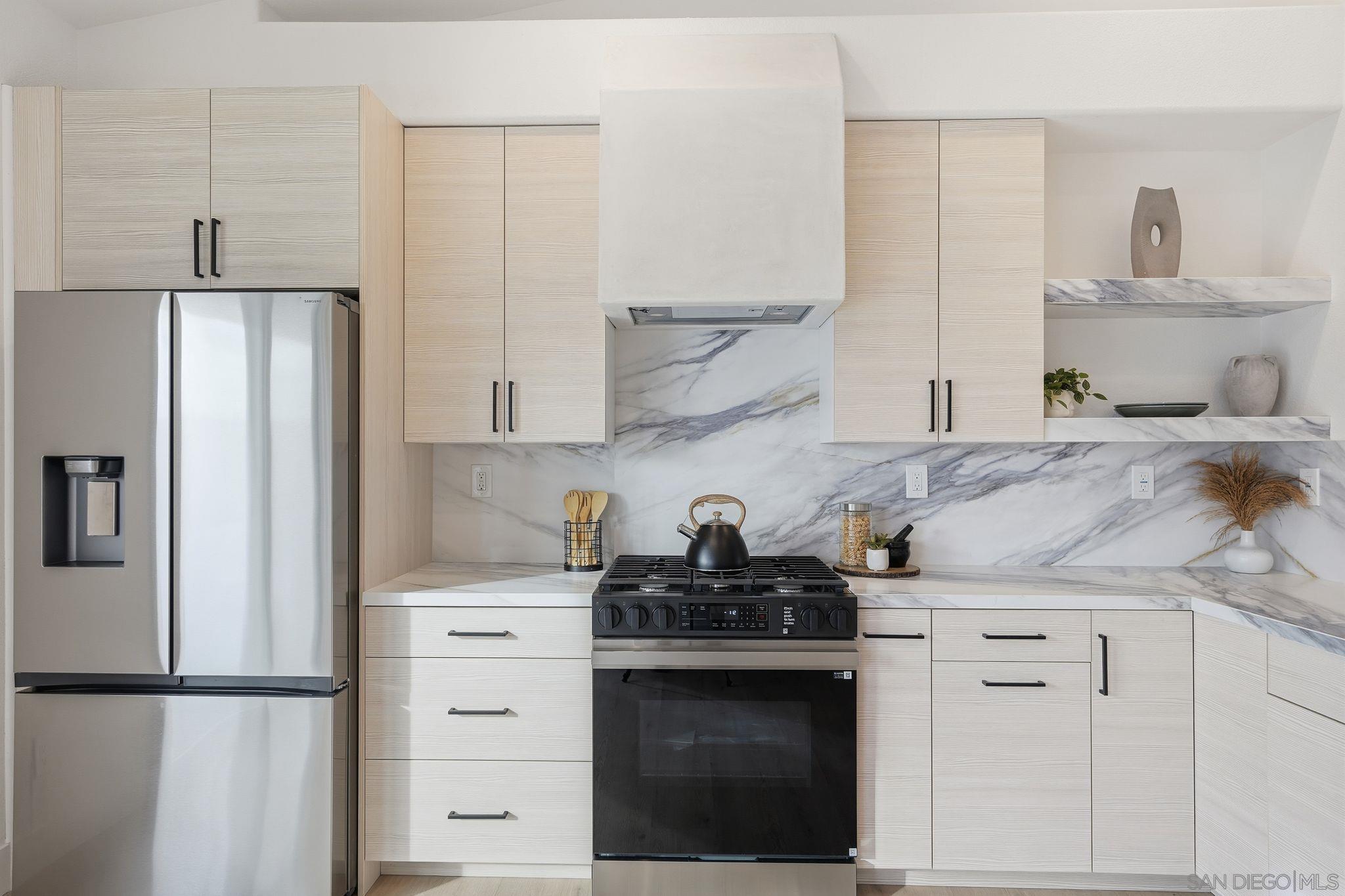 Detail Gallery Image 7 of 30 For 183  Plumosa Street, Oceanside,  CA 92058 - 4 Beds | 2 Baths