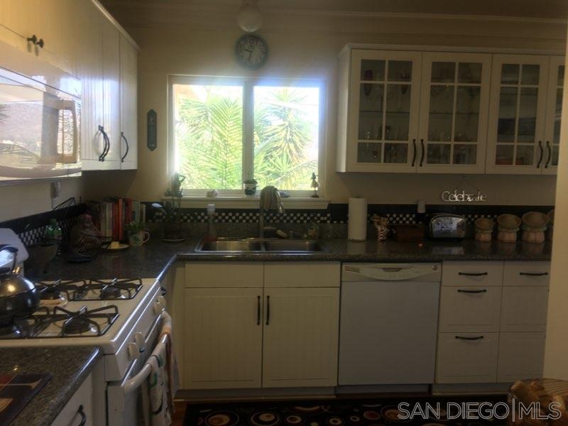 Detail Gallery Image 6 of 12 For 12636  Arabian Way, Poway,  CA 92064 - 3 Beds | 2 Baths