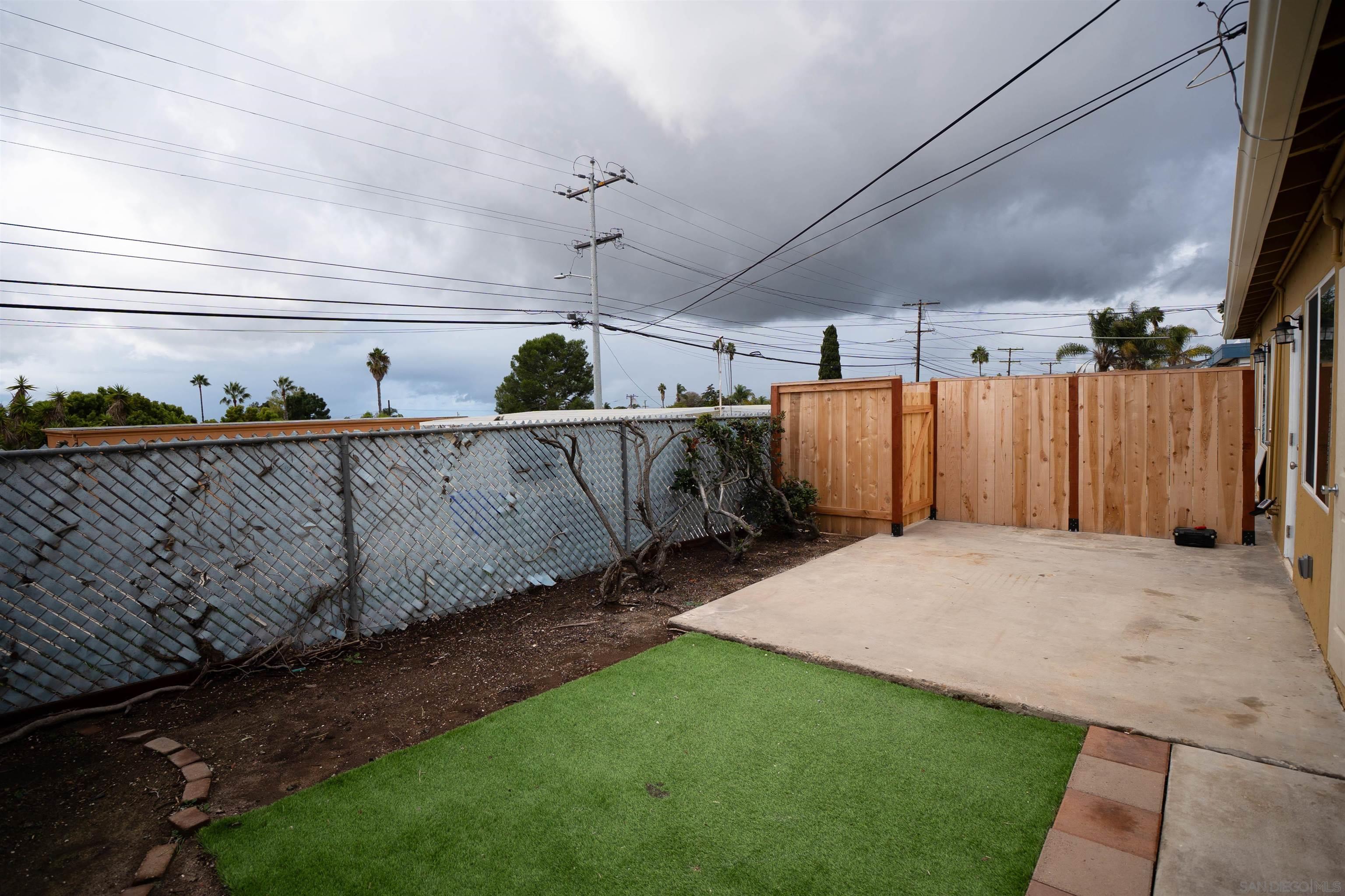 Detail Gallery Image 15 of 18 For 3186  Clairemont Dr, San Diego,  CA 92117 - 2 Beds | 1 Baths