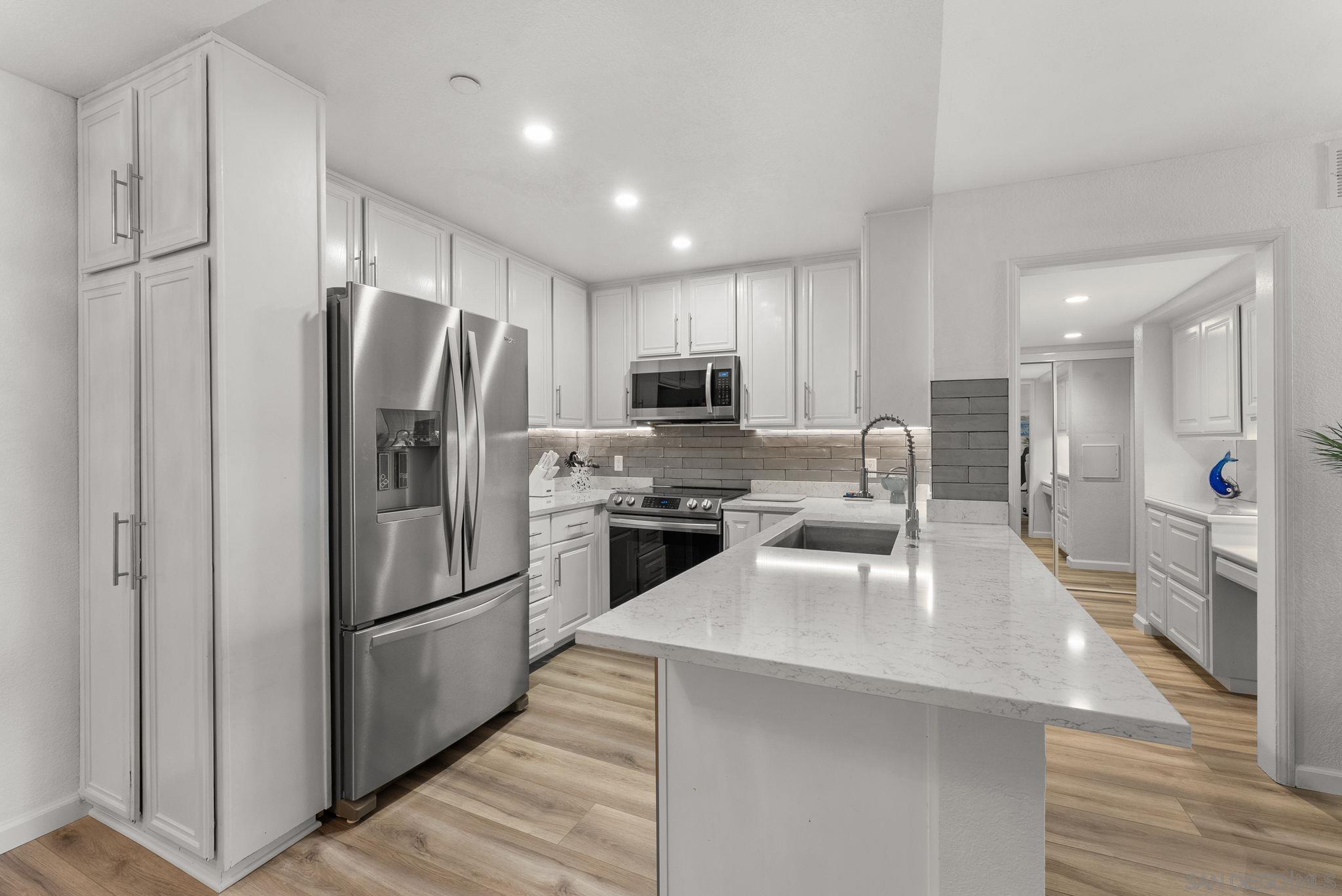 Front Image Thumbnail for SD250044443