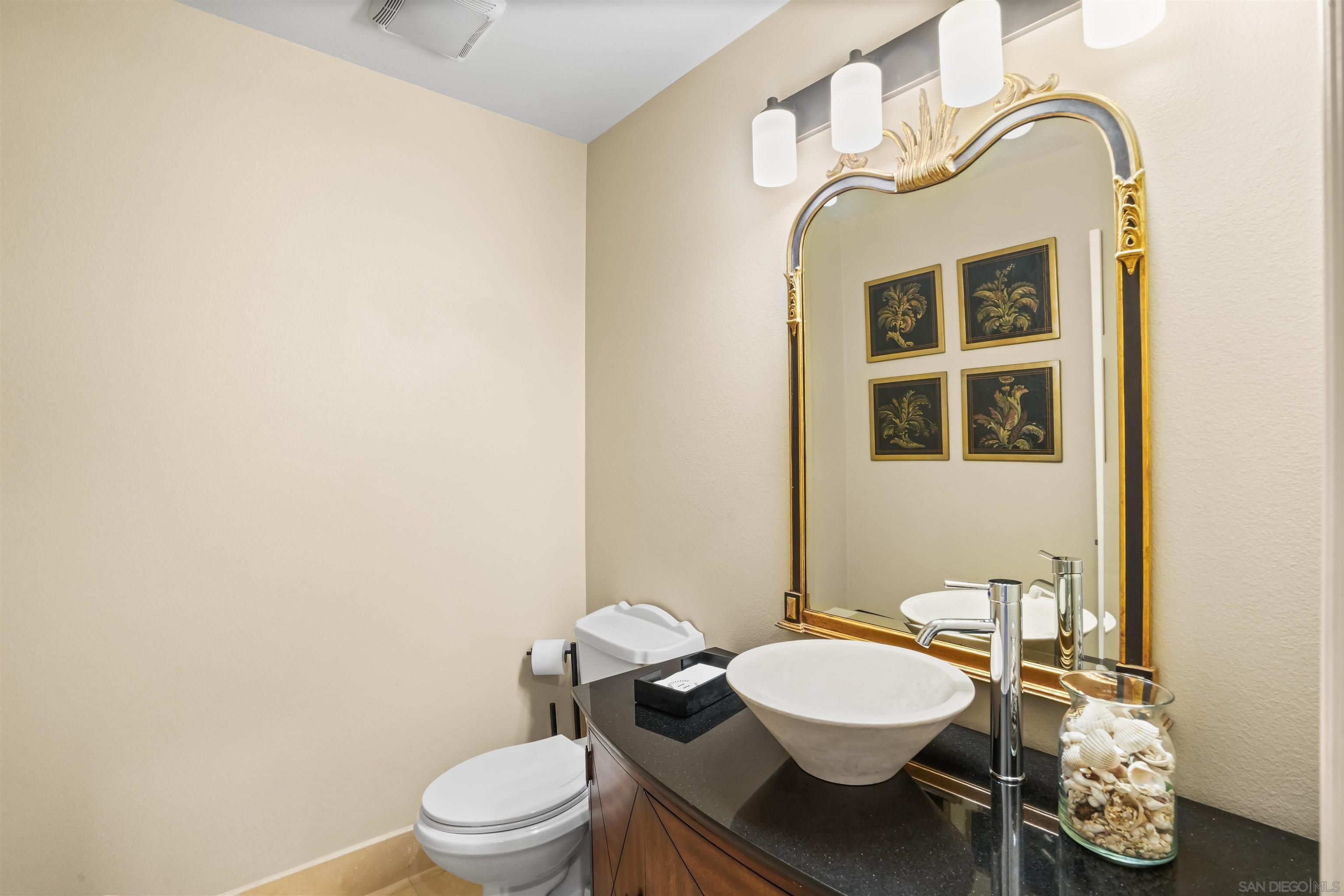 Detail Gallery Image 19 of 41 For 22590  Canyon Lake Drive South, Sun City,  CA 92587 - 5 Beds | 2/1 Baths