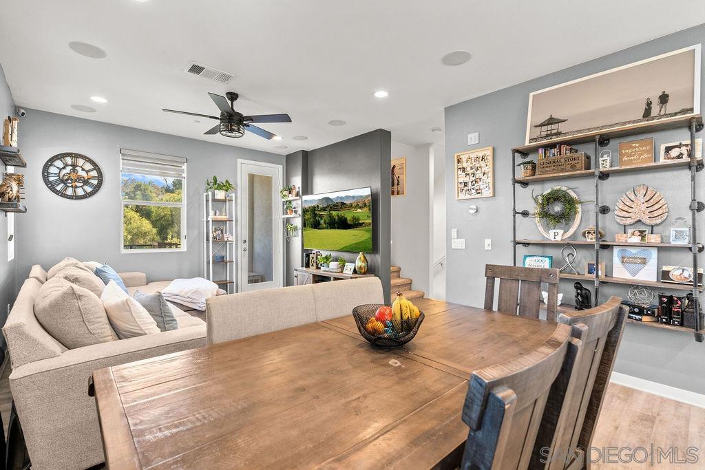 Detail Gallery Image 10 of 34 For 4262  Mission Ranch Way  #32,  Oceanside,  CA 92057 - 2 Beds | 2/1 Baths