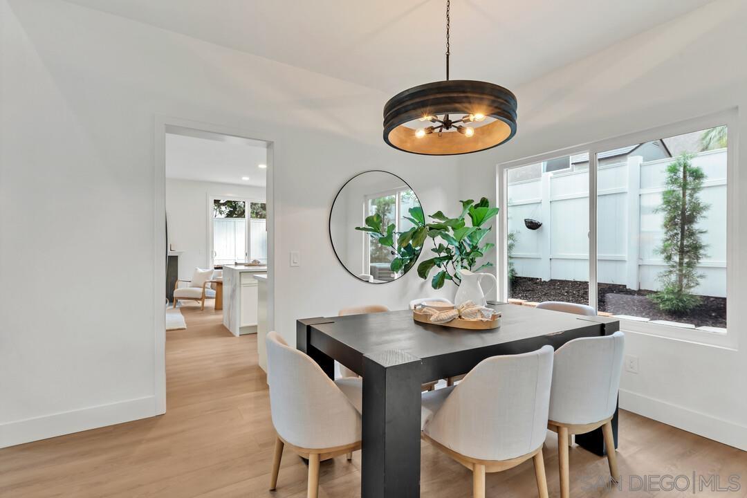 Detail Gallery Image 7 of 38 For 12169  via San Loreno, San Diego,  CA 92128 - 3 Beds | 2/1 Baths