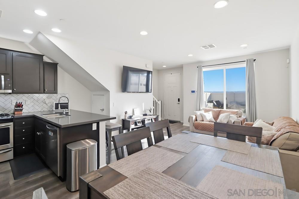 Detail Gallery Image 13 of 41 For 5475  San Roberto, San Diego,  CA 92154 - 3 Beds | 2/1 Baths