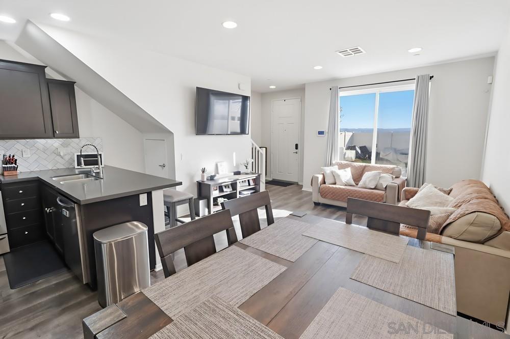 Detail Gallery Image 14 of 41 For 5475  San Roberto, San Diego,  CA 92154 - 3 Beds | 2/1 Baths