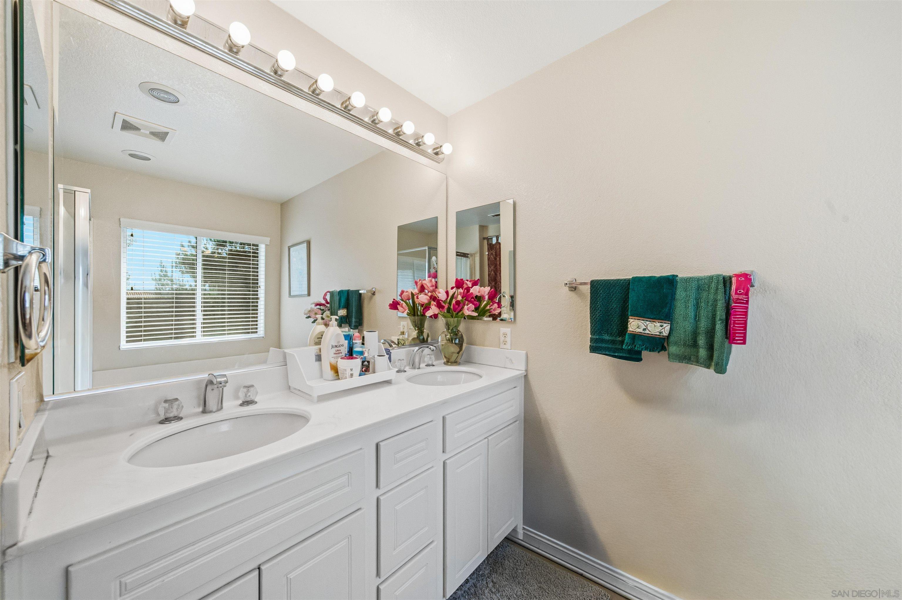 Detail Gallery Image 12 of 22 For 40661  Cartier St, Murrieta,  CA 92563 - 4 Beds | 2/1 Baths
