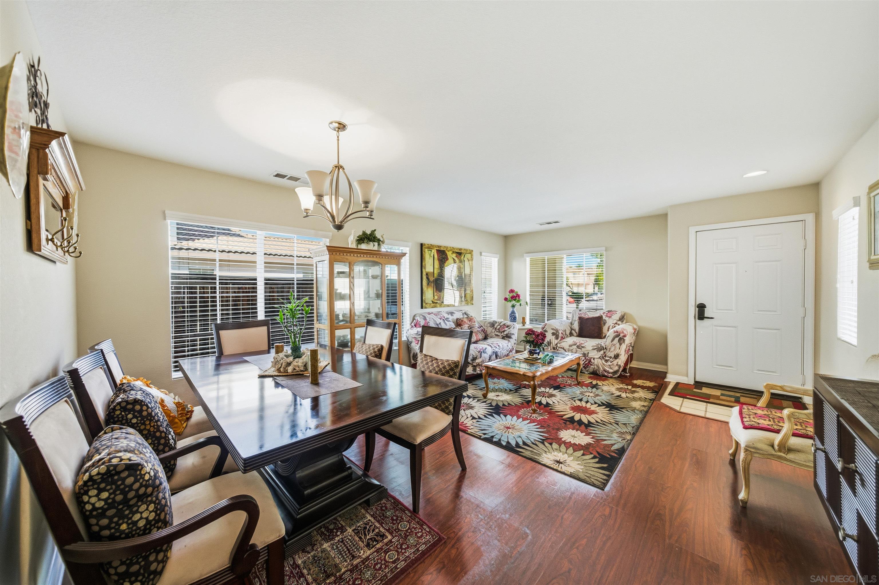 Detail Gallery Image 3 of 22 For 40661  Cartier St, Murrieta,  CA 92563 - 4 Beds | 2/1 Baths