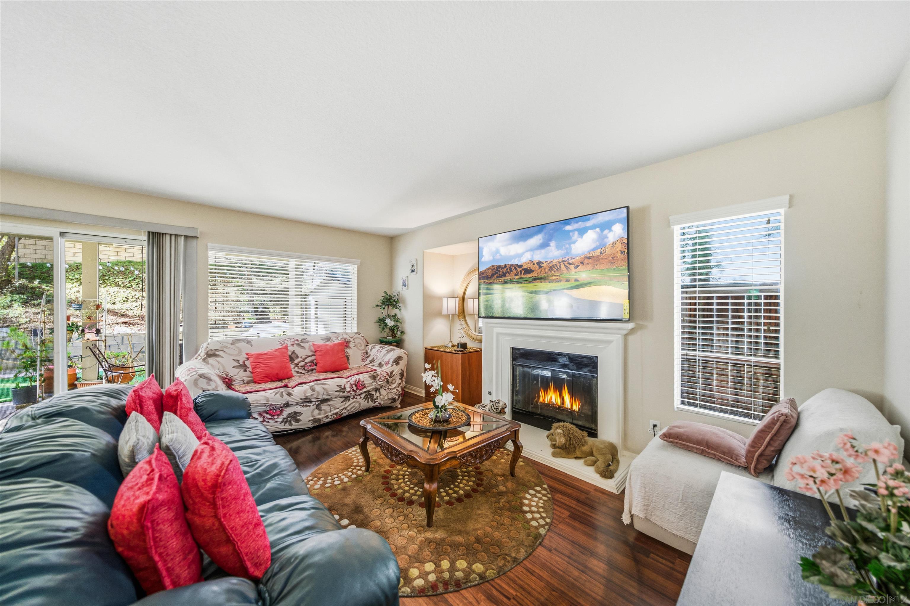 Detail Gallery Image 4 of 22 For 40661  Cartier St, Murrieta,  CA 92563 - 4 Beds | 2/1 Baths