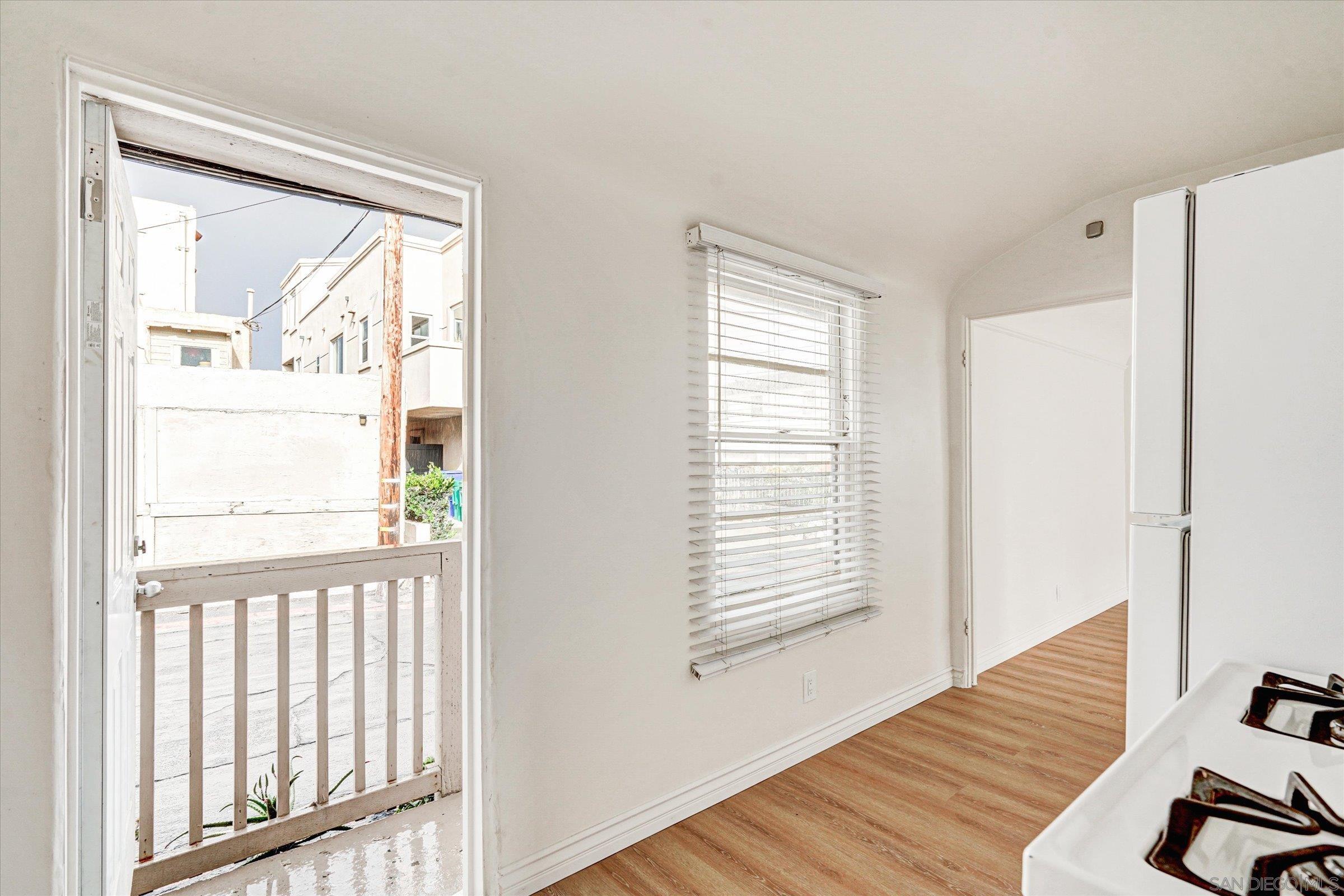 Detail Gallery Image 2 of 21 For 5080  Del Monte Ave  5080, San Diego,  CA 92107 - 1 Beds | 1 Baths