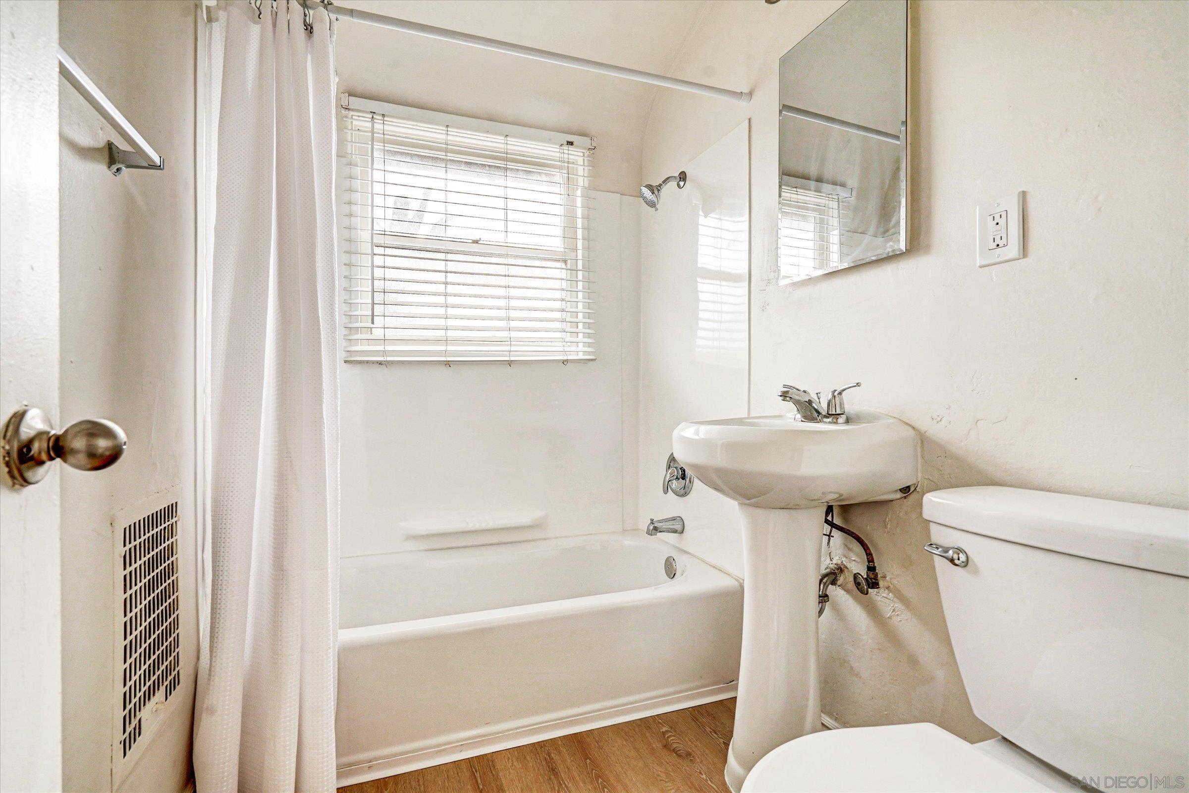 Detail Gallery Image 15 of 21 For 5080  Del Monte Ave  5080, San Diego,  CA 92107 - 1 Beds | 1 Baths