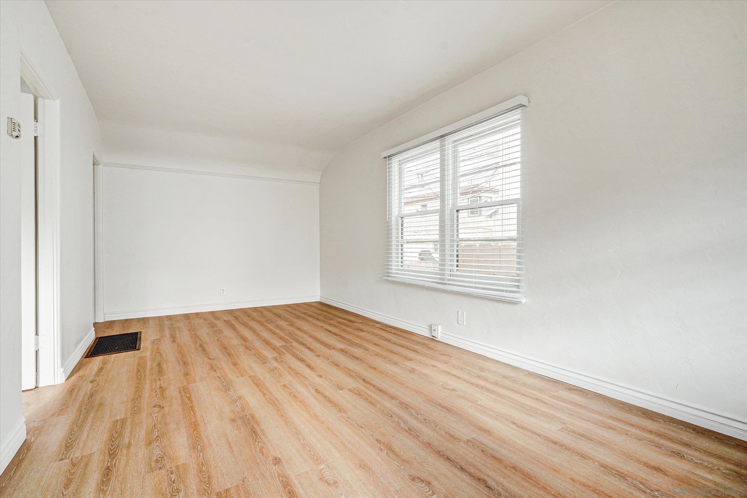 Detail Gallery Image 3 of 21 For 5080  Del Monte Ave  5080, San Diego,  CA 92107 - 1 Beds | 1 Baths