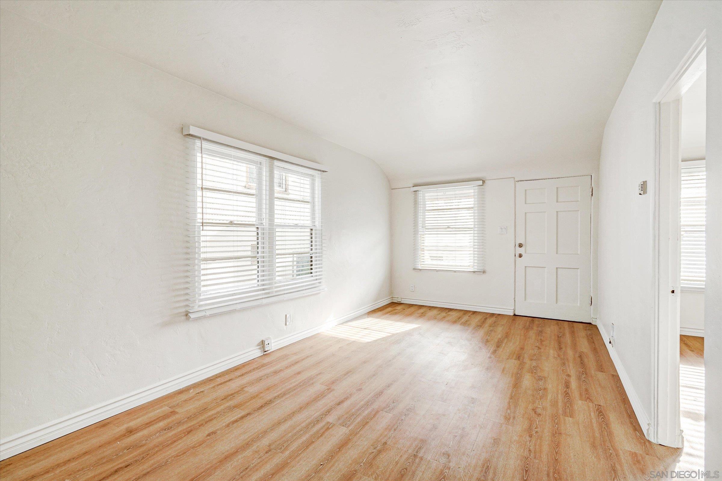 Detail Gallery Image 4 of 21 For 5080  Del Monte Ave  5080, San Diego,  CA 92107 - 1 Beds | 1 Baths