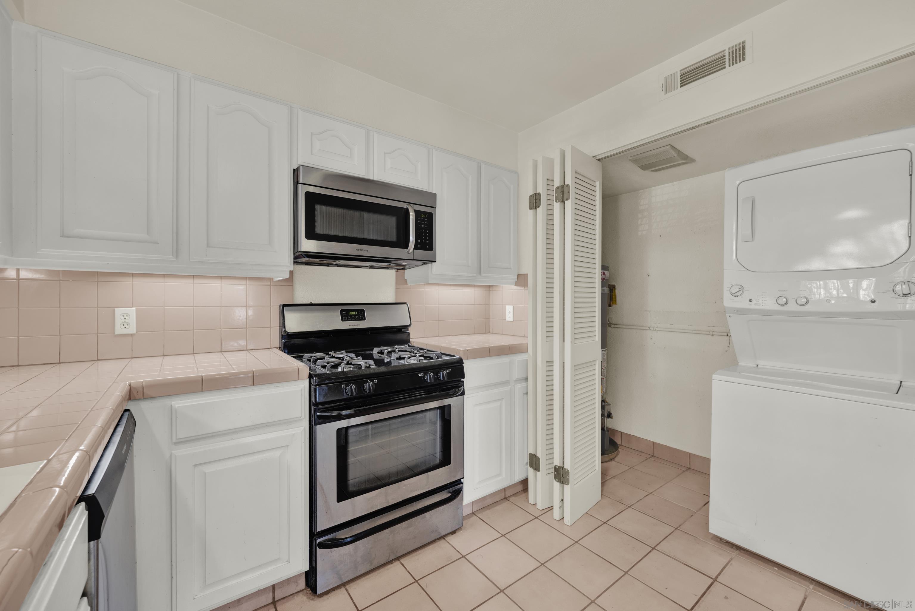 Detail Gallery Image 11 of 33 For 1308-14  Locust St, San Diego,  CA 92106 - – Beds | – Baths