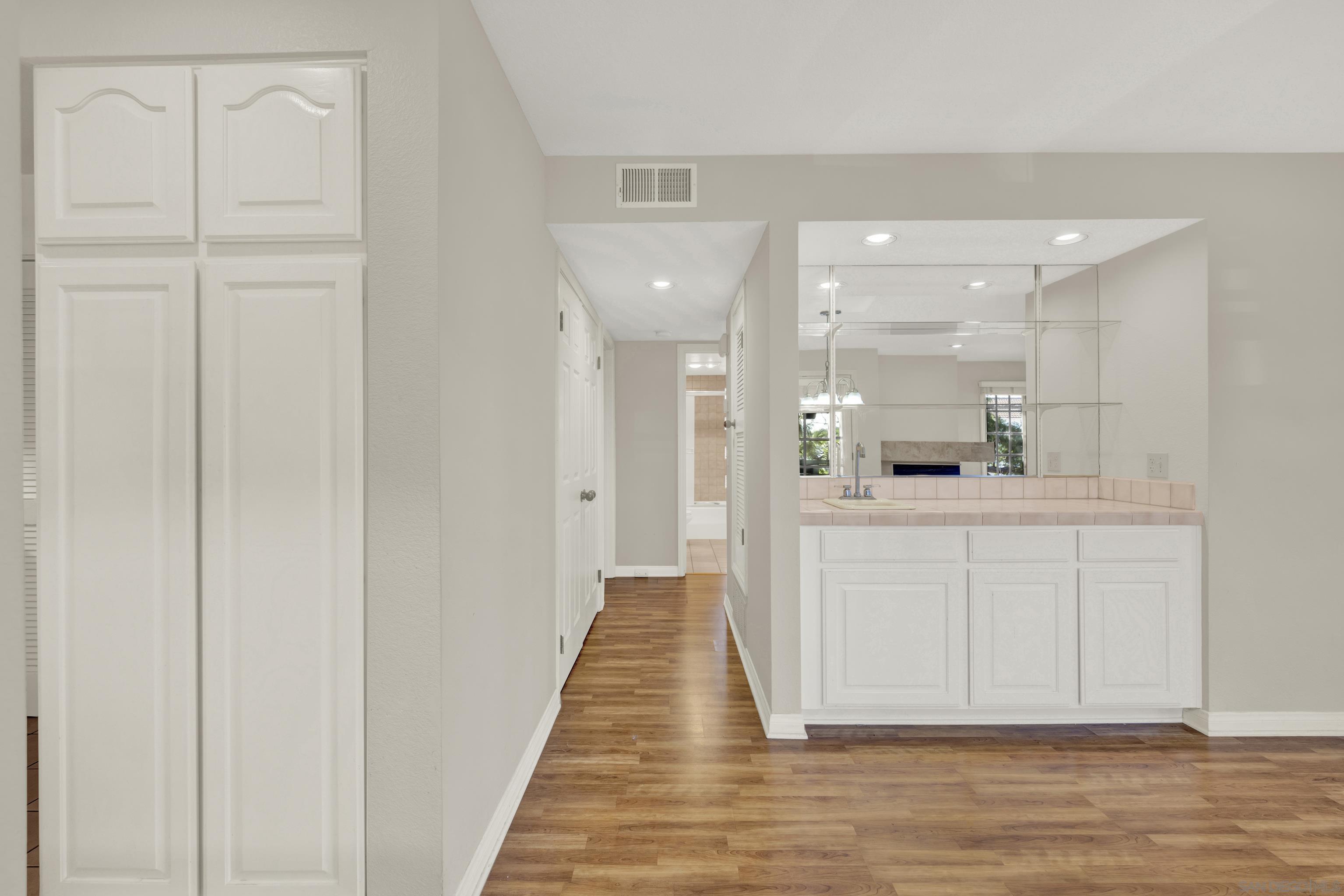 Detail Gallery Image 14 of 33 For 1308-14  Locust St, San Diego,  CA 92106 - – Beds | – Baths