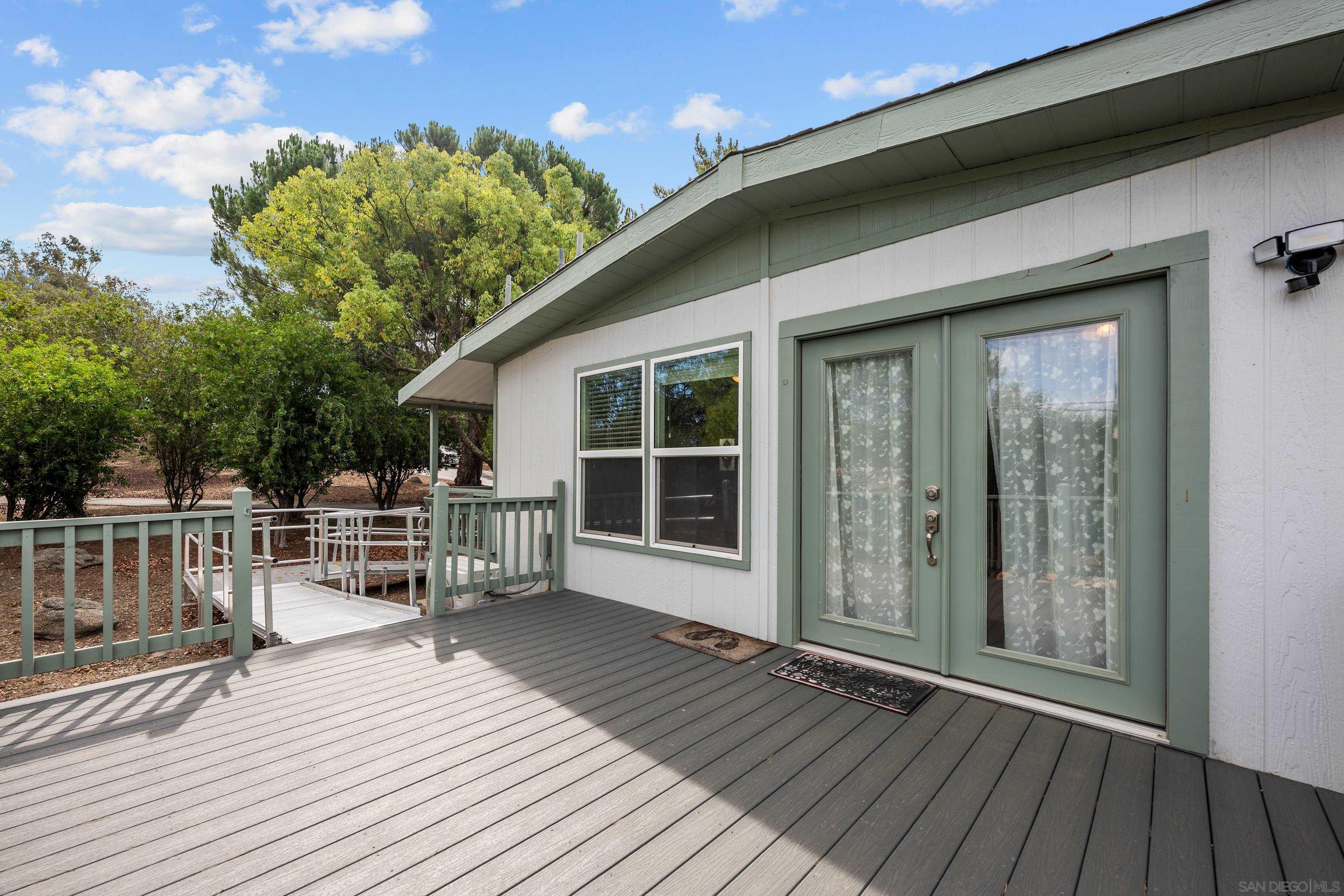 Front Image Thumbnail for SD250044465