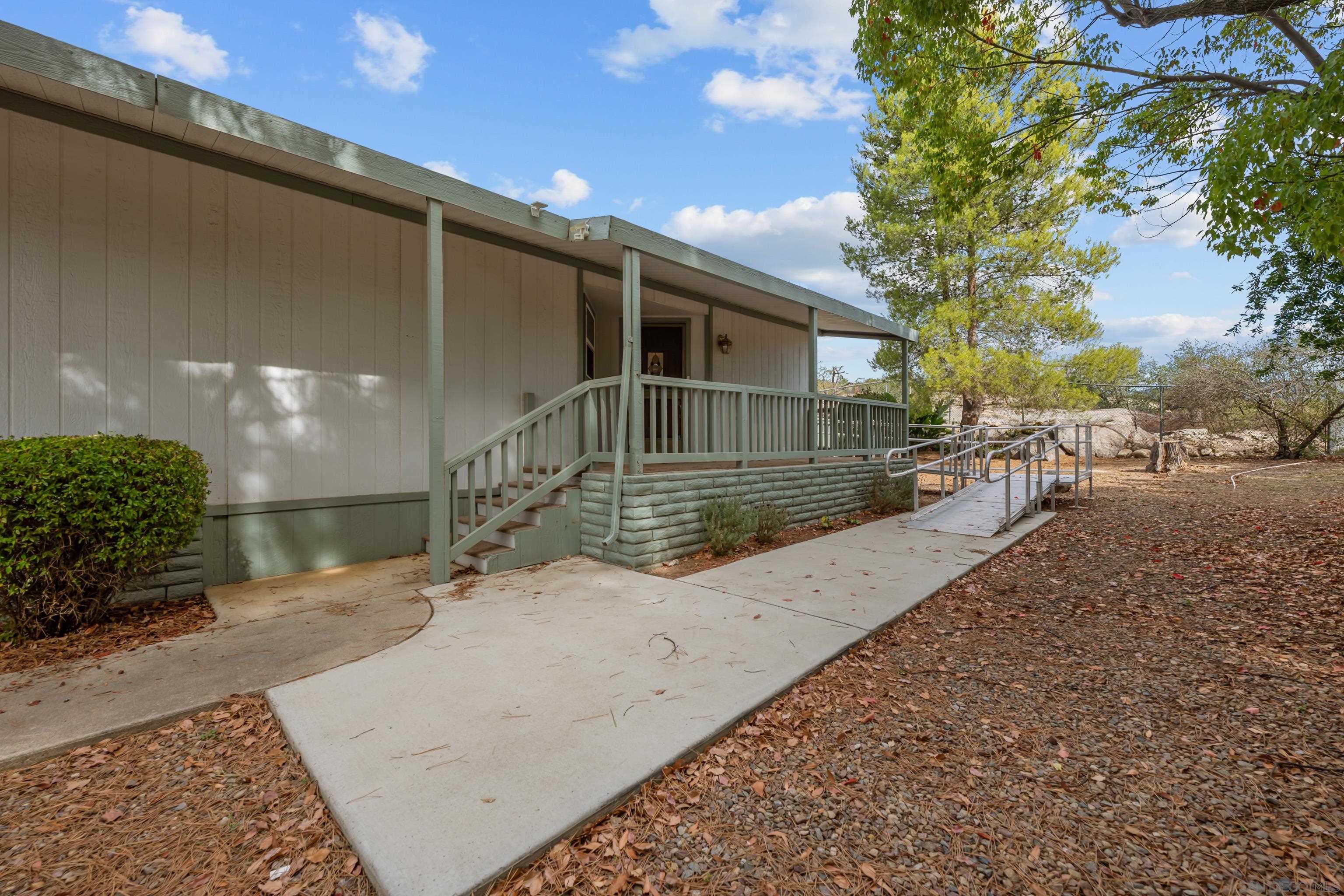 Detail Gallery Image 3 of 36 For 18218  Paradise Mountain Rd  #199,  Valley Center,  CA 92082 - 2 Beds | 2 Baths