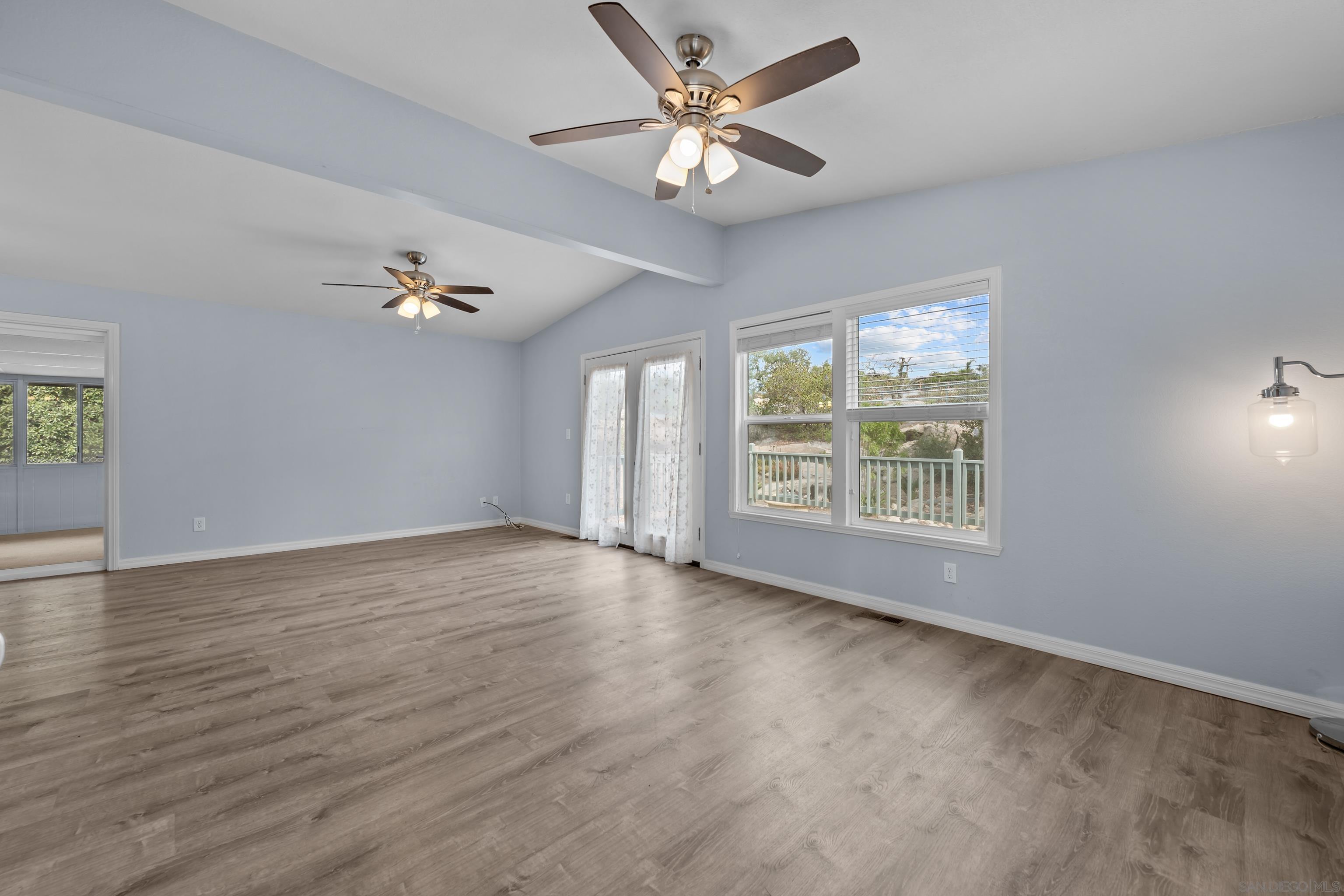 Detail Gallery Image 10 of 36 For 18218  Paradise Mountain Rd  #199,  Valley Center,  CA 92082 - 2 Beds | 2 Baths