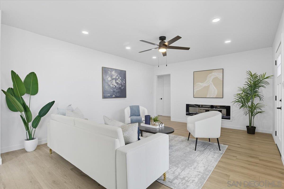 Detail Gallery Image 2 of 21 For 4352  Athens St, San Diego,  CA 92115 - 3 Beds | 2 Baths