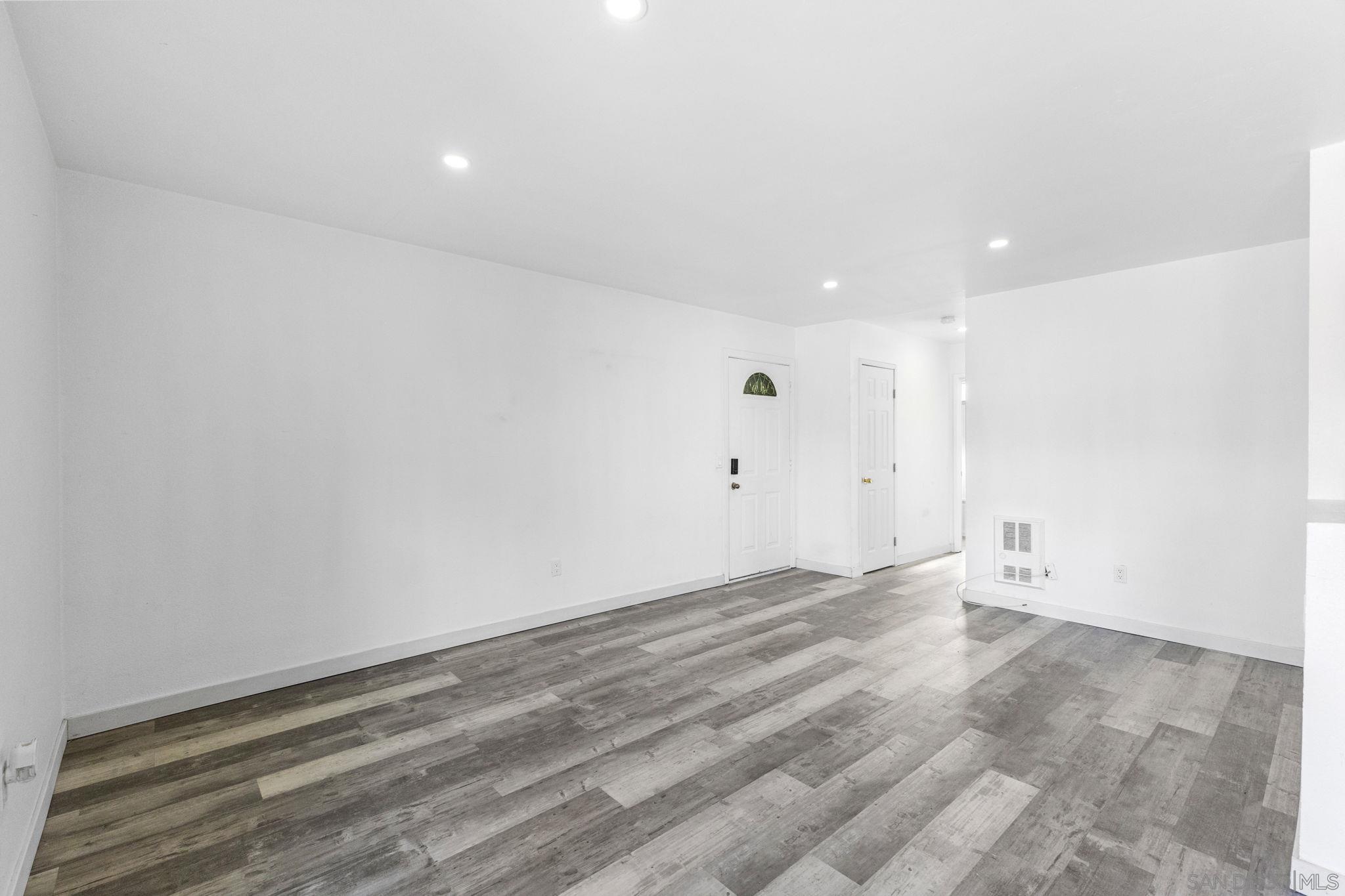 Detail Gallery Image 10 of 37 For 1641  Pentecost Way  #10,  San Diego,  CA 92105 - 1 Beds | 1 Baths