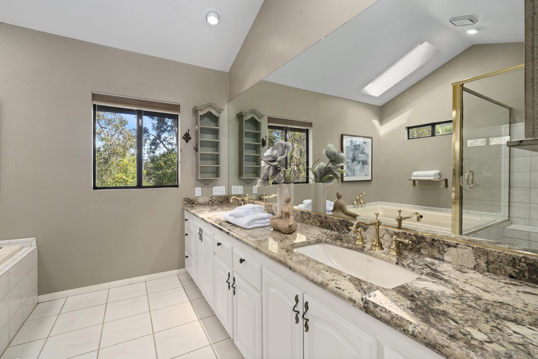 Detail Gallery Image 17 of 30 For 12916  Polvera Ave, San Diego,  CA 92128 - 6 Beds | 3/1 Baths