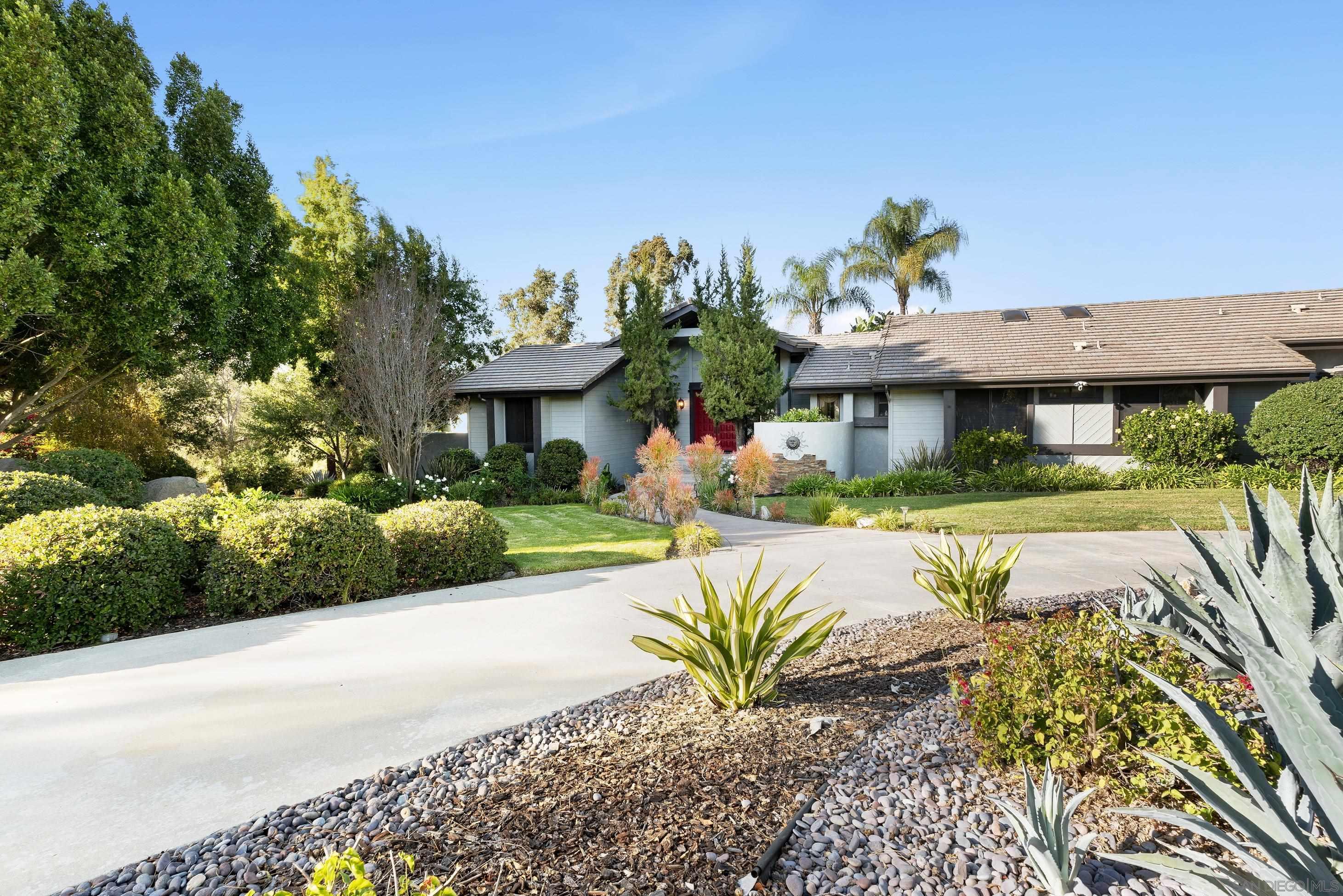 Detail Gallery Image 3 of 30 For 12916  Polvera Ave, San Diego,  CA 92128 - 6 Beds | 3/1 Baths