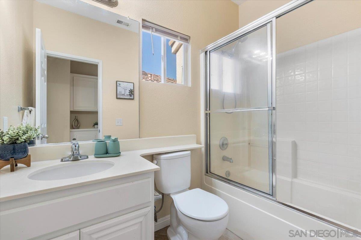 Detail Gallery Image 13 of 22 For 10818  Caminito Arcada, San Diego,  CA 92131 - 4 Beds | 2/1 Baths