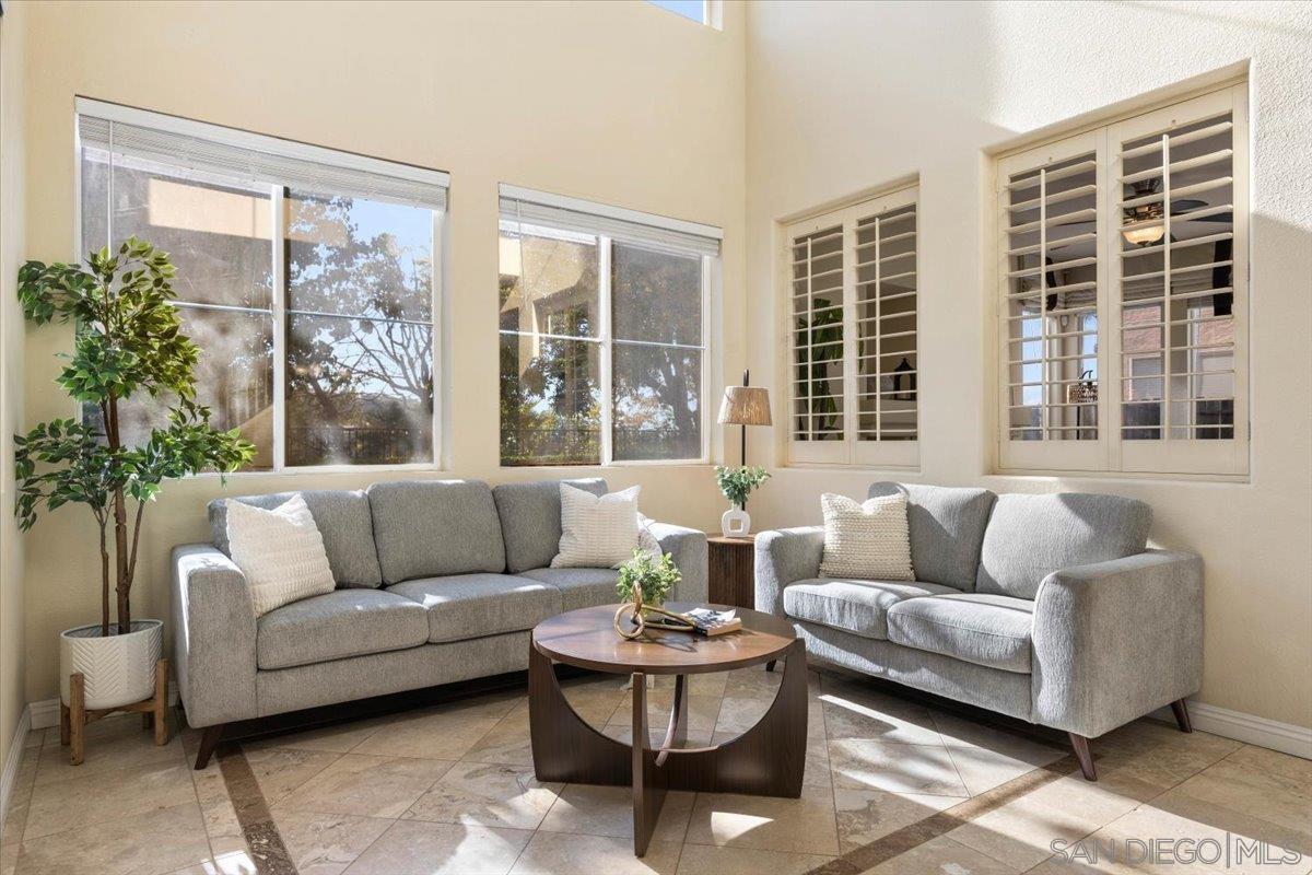 Detail Gallery Image 3 of 22 For 10818  Caminito Arcada, San Diego,  CA 92131 - 4 Beds | 2/1 Baths