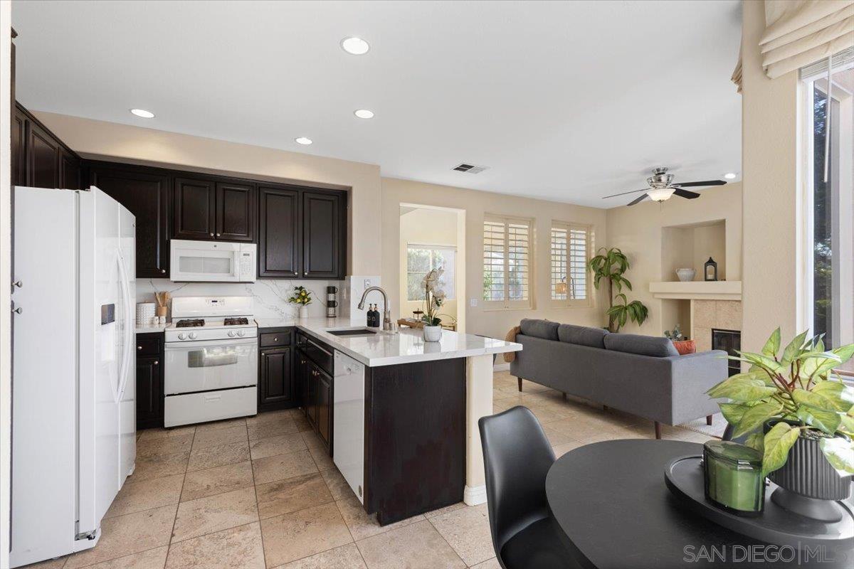 Detail Gallery Image 6 of 22 For 10818  Caminito Arcada, San Diego,  CA 92131 - 4 Beds | 2/1 Baths