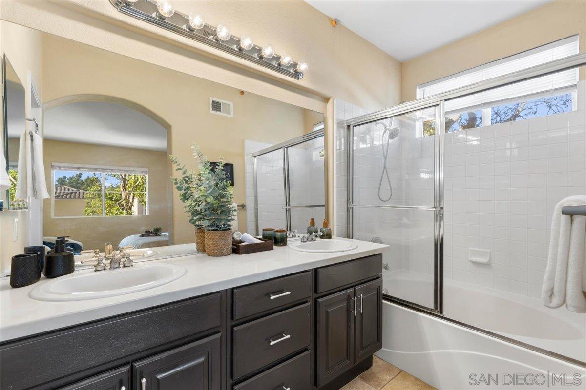 Detail Gallery Image 10 of 22 For 10818  Caminito Arcada, San Diego,  CA 92131 - 4 Beds | 2/1 Baths