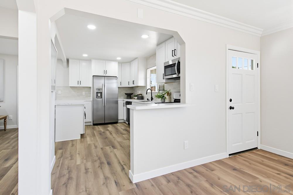Detail Gallery Image 11 of 36 For 2604  Magnolia Ave, San Diego,  CA 92109 - 4 Beds | 2 Baths