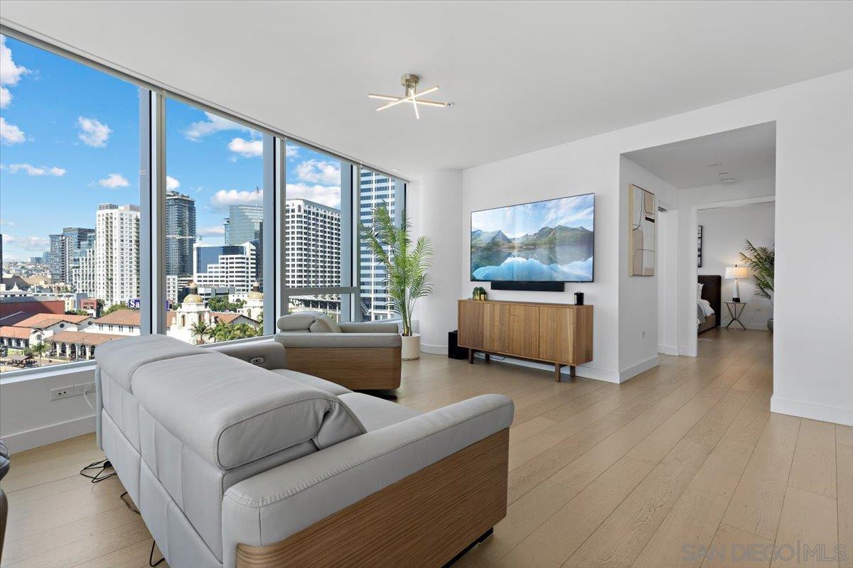 Detail Gallery Image 12 of 66 For 888 W E Street  #1001,  San Diego,  CA 92101 - 3 Beds | 2/1 Baths