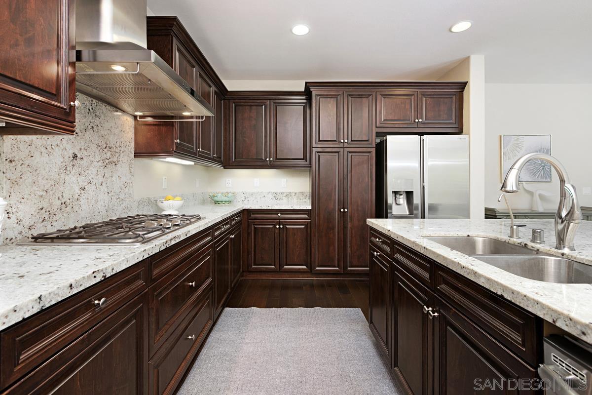 Detail Gallery Image 13 of 31 For 13593  Dondero Place, San Diego,  CA 92130 - 4 Beds | 3 Baths