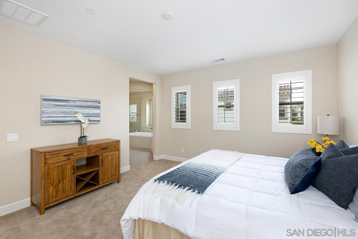 Detail Gallery Image 17 of 31 For 13593  Dondero Place, San Diego,  CA 92130 - 4 Beds | 3 Baths