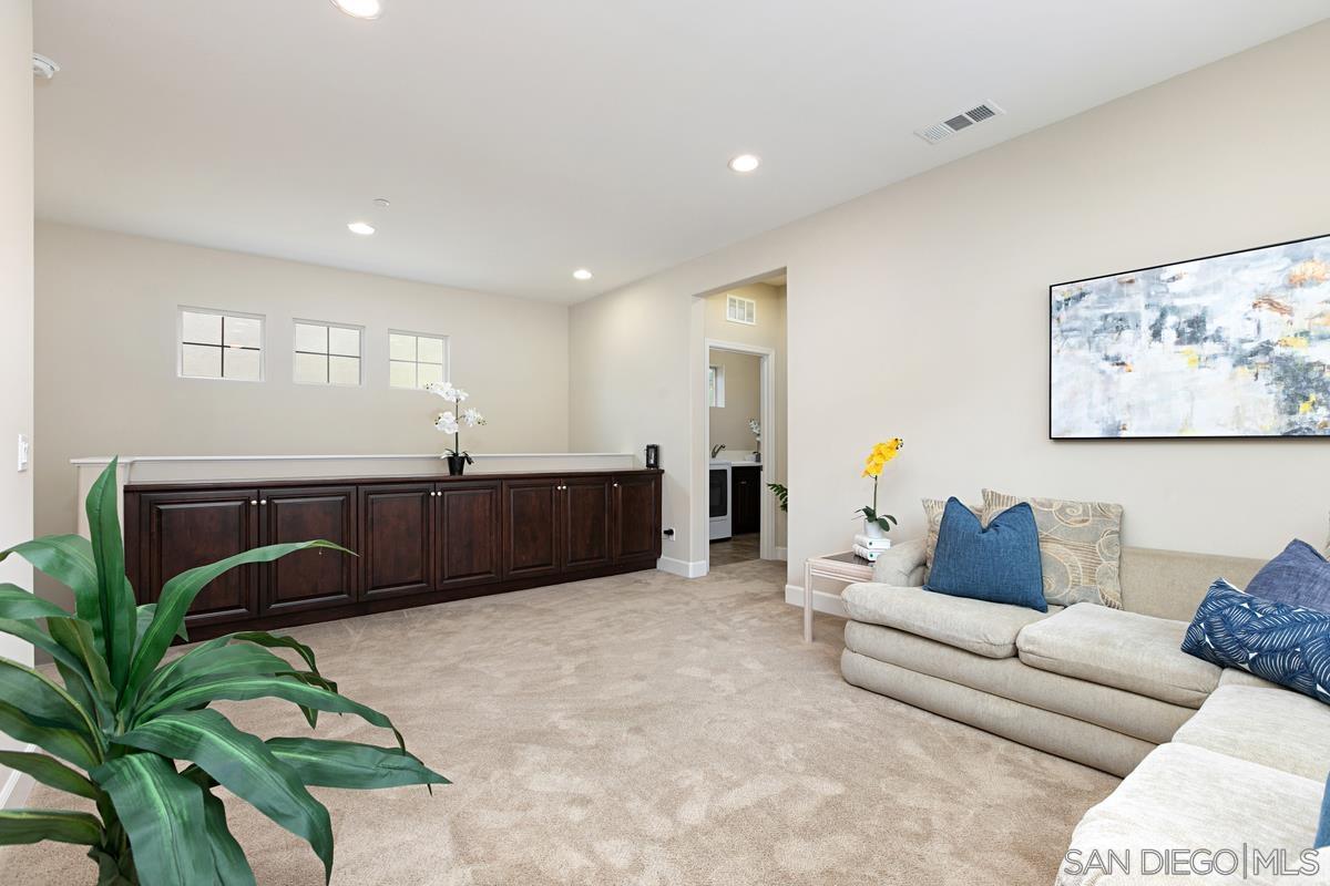 Detail Gallery Image 25 of 31 For 13593  Dondero Place, San Diego,  CA 92130 - 4 Beds | 3 Baths