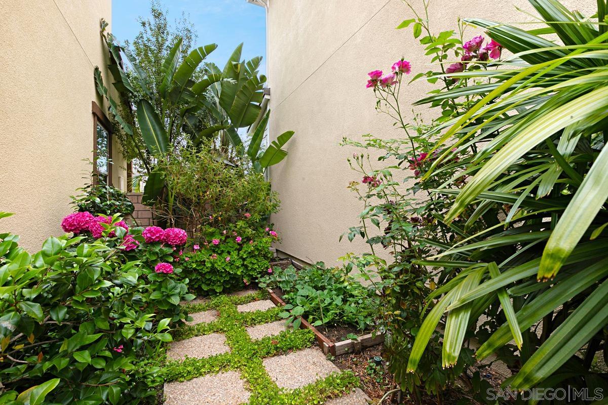 Detail Gallery Image 31 of 31 For 13593  Dondero Place, San Diego,  CA 92130 - 4 Beds | 3 Baths