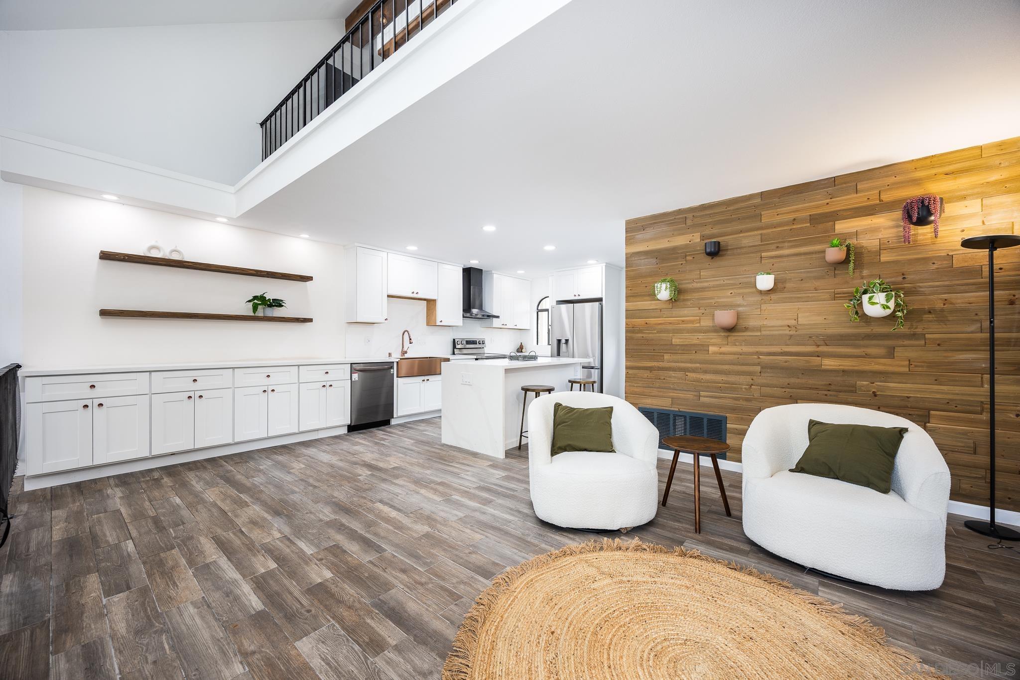 Detail Gallery Image 2 of 24 For 3568  Front St  #D,  San Diego,  CA 92103 - 3 Beds | 2/1 Baths