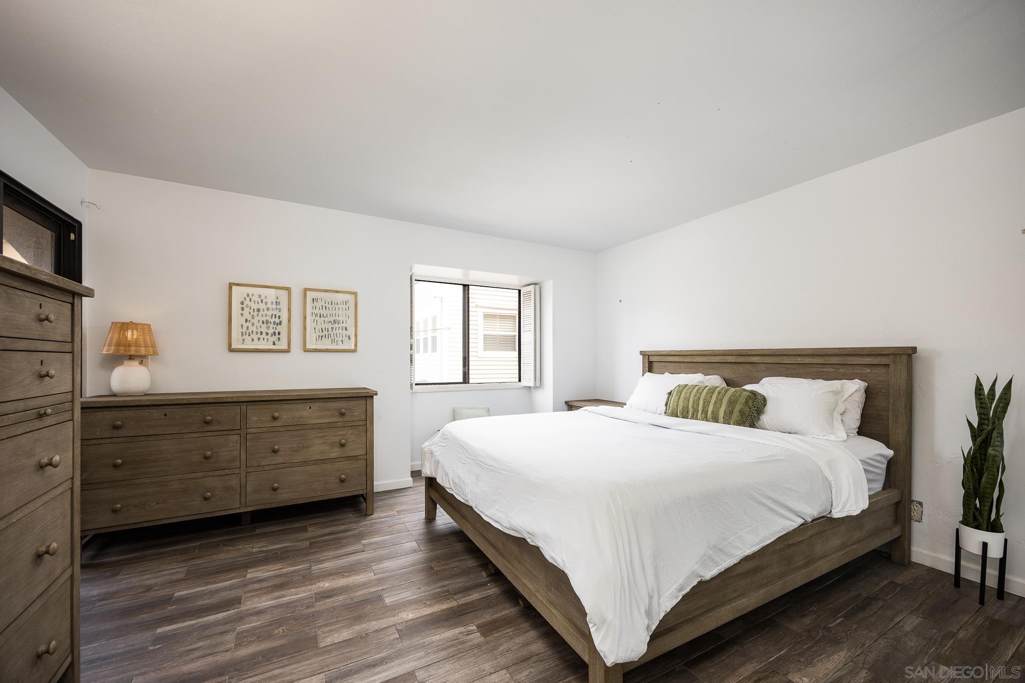 Detail Gallery Image 11 of 24 For 3568  Front St  #D,  San Diego,  CA 92103 - 3 Beds | 2/1 Baths