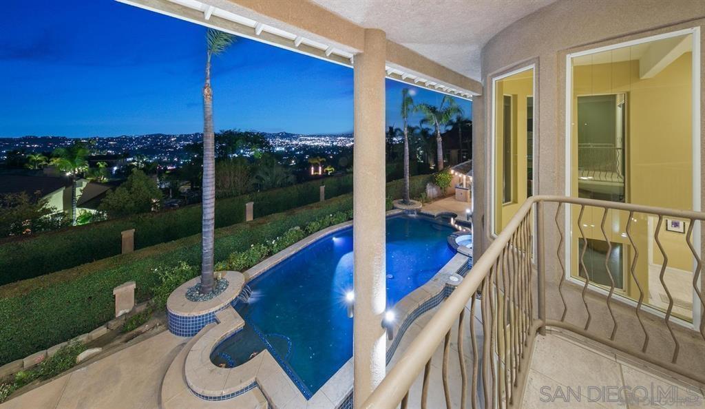 Detail Gallery Image 4 of 40 For 836  Camelot Pkwy, El Cajon,  CA 92019 - 4 Beds | 3/1 Baths