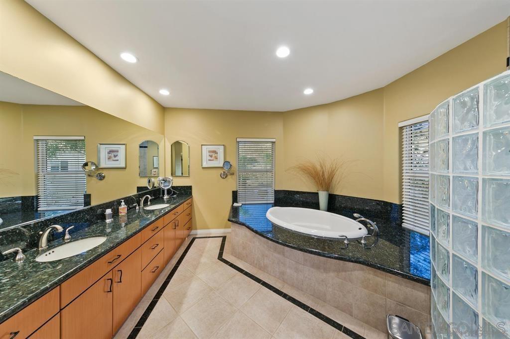 Detail Gallery Image 33 of 35 For 836  Camelot Pkwy, El Cajon,  CA 92019 - 4 Beds | 3/1 Baths