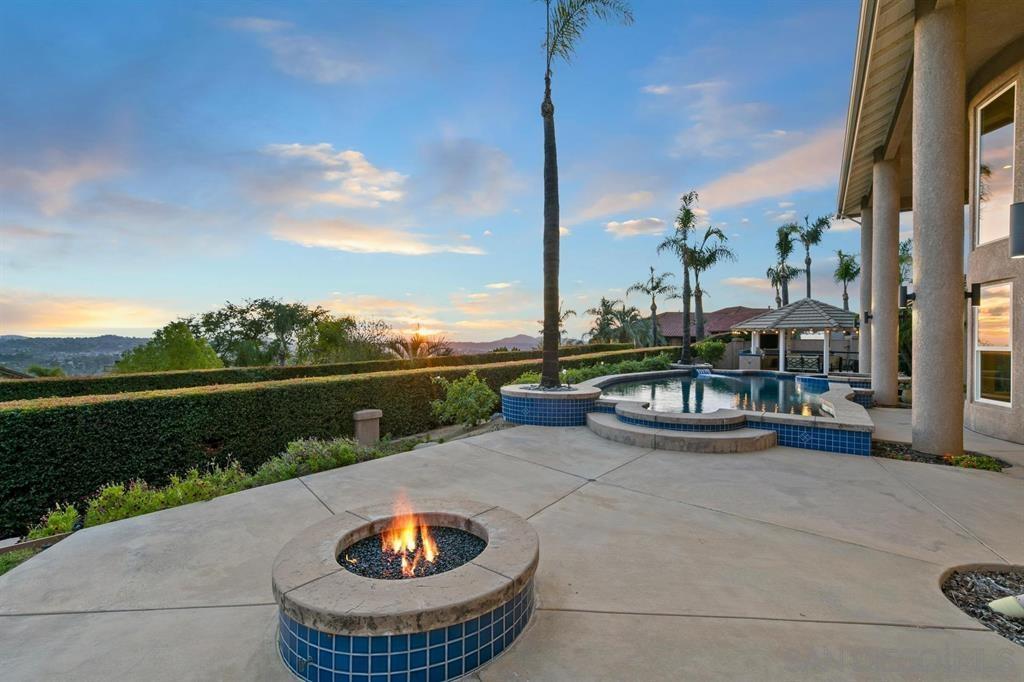 Detail Gallery Image 8 of 40 For 836  Camelot Pkwy, El Cajon,  CA 92019 - 4 Beds | 3/1 Baths