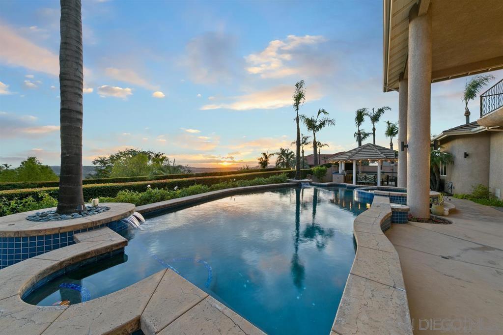 Detail Gallery Image 9 of 40 For 836  Camelot Pkwy, El Cajon,  CA 92019 - 4 Beds | 3/1 Baths