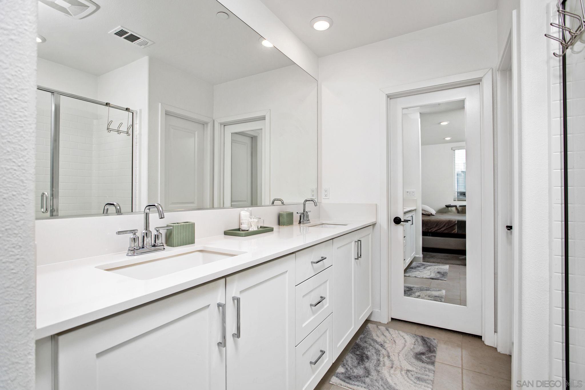 Detail Gallery Image 14 of 32 For 2062  Vela Ln, San Diego,  CA 92154 - 3 Beds | 3 Baths