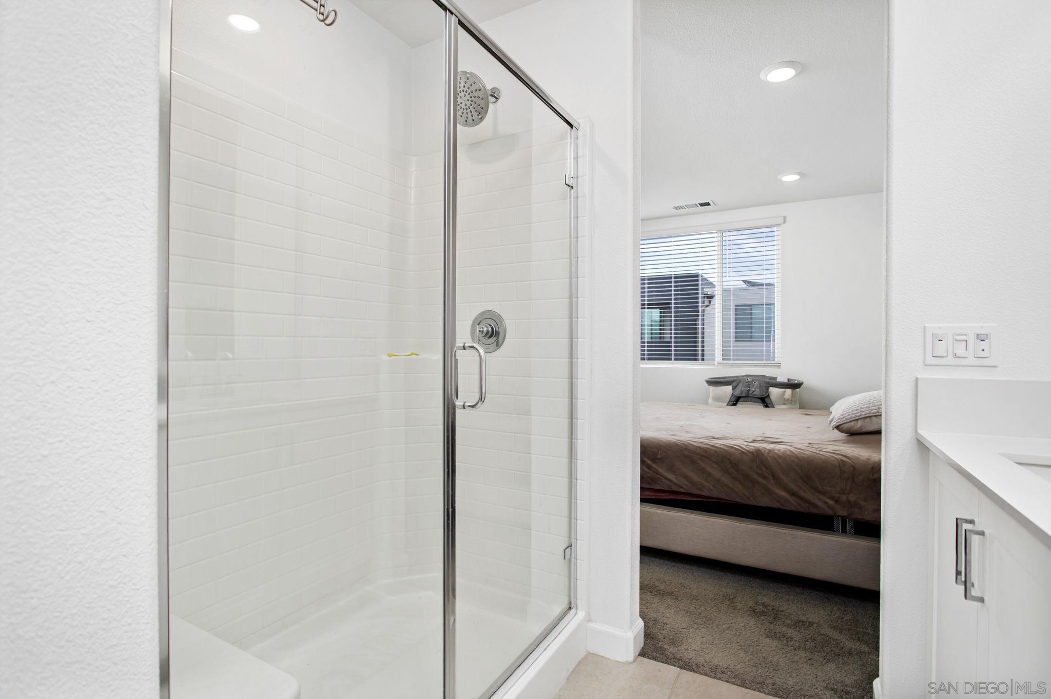 Detail Gallery Image 15 of 32 For 2062  Vela Ln, San Diego,  CA 92154 - 3 Beds | 3 Baths