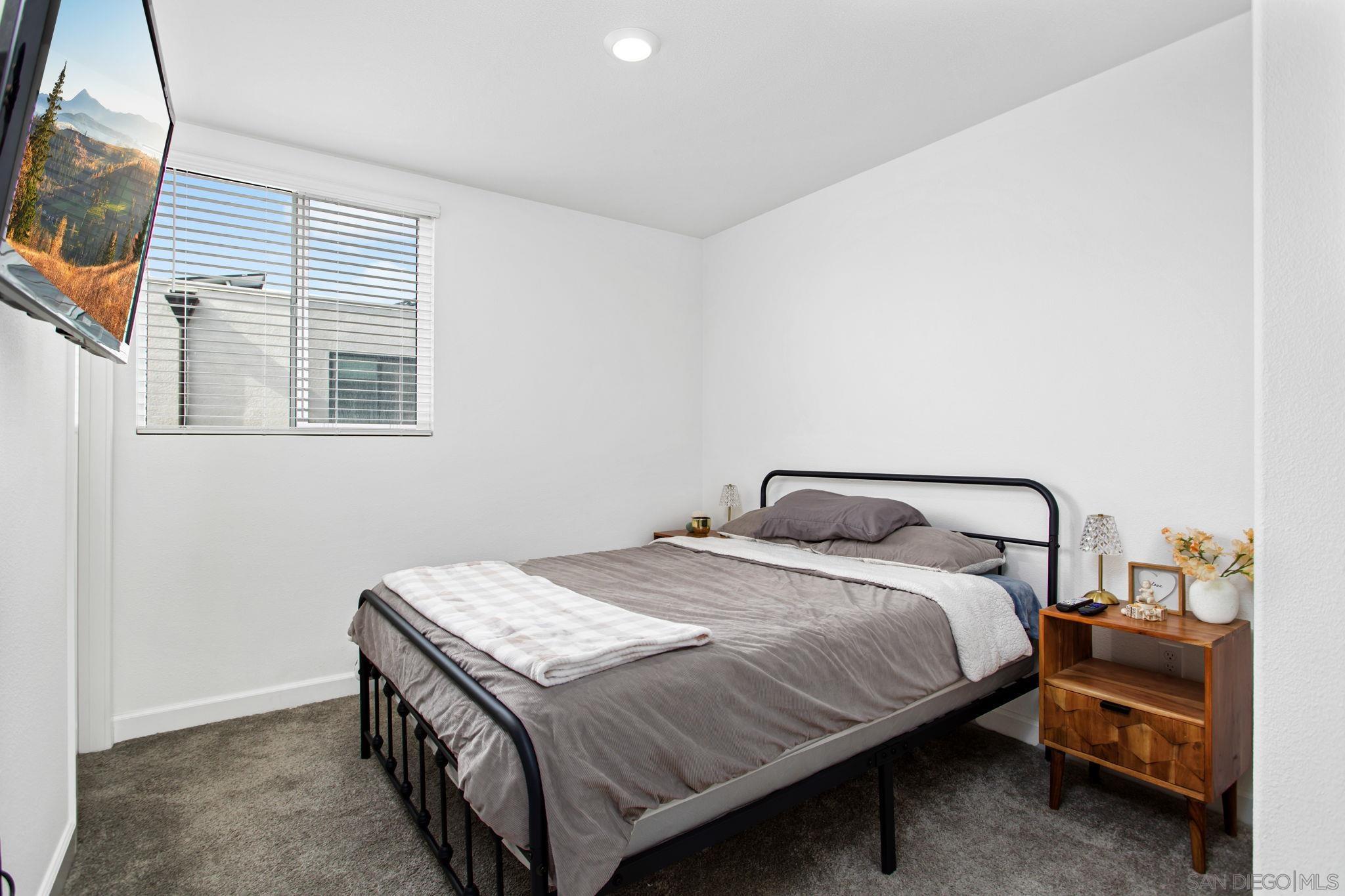 Detail Gallery Image 18 of 32 For 2062  Vela Ln, San Diego,  CA 92154 - 3 Beds | 3 Baths