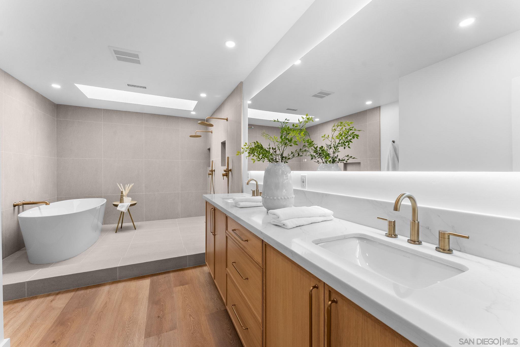 Detail Gallery Image 16 of 38 For 4665  Arizona St, San Diego,  CA 92116 - 5 Beds | 3/1 Baths