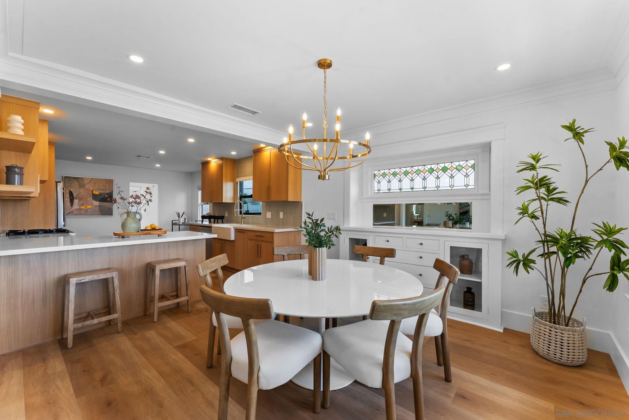 Detail Gallery Image 6 of 38 For 4665  Arizona St, San Diego,  CA 92116 - 5 Beds | 3/1 Baths