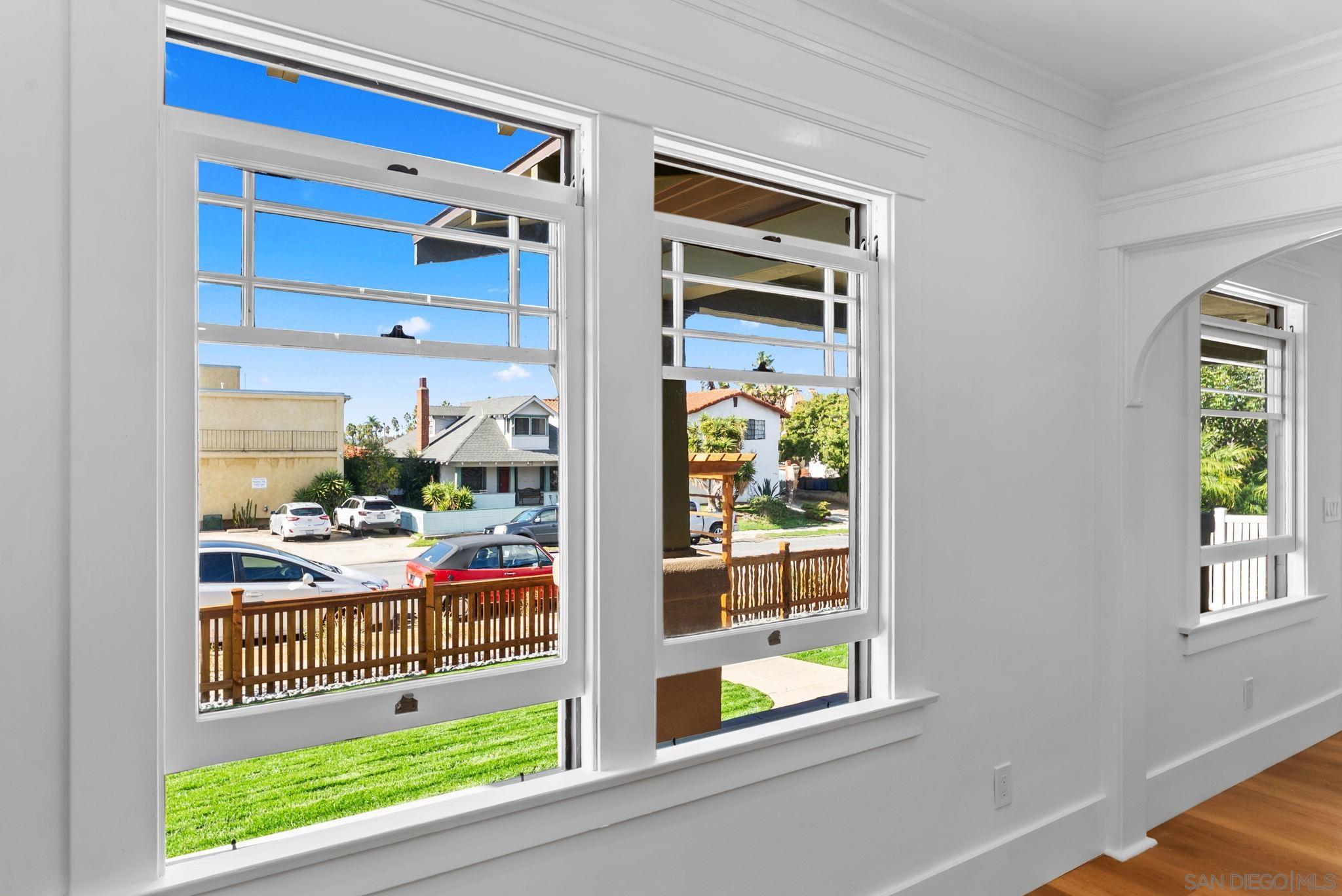 Detail Gallery Image 8 of 38 For 4665  Arizona St, San Diego,  CA 92116 - 5 Beds | 3/1 Baths