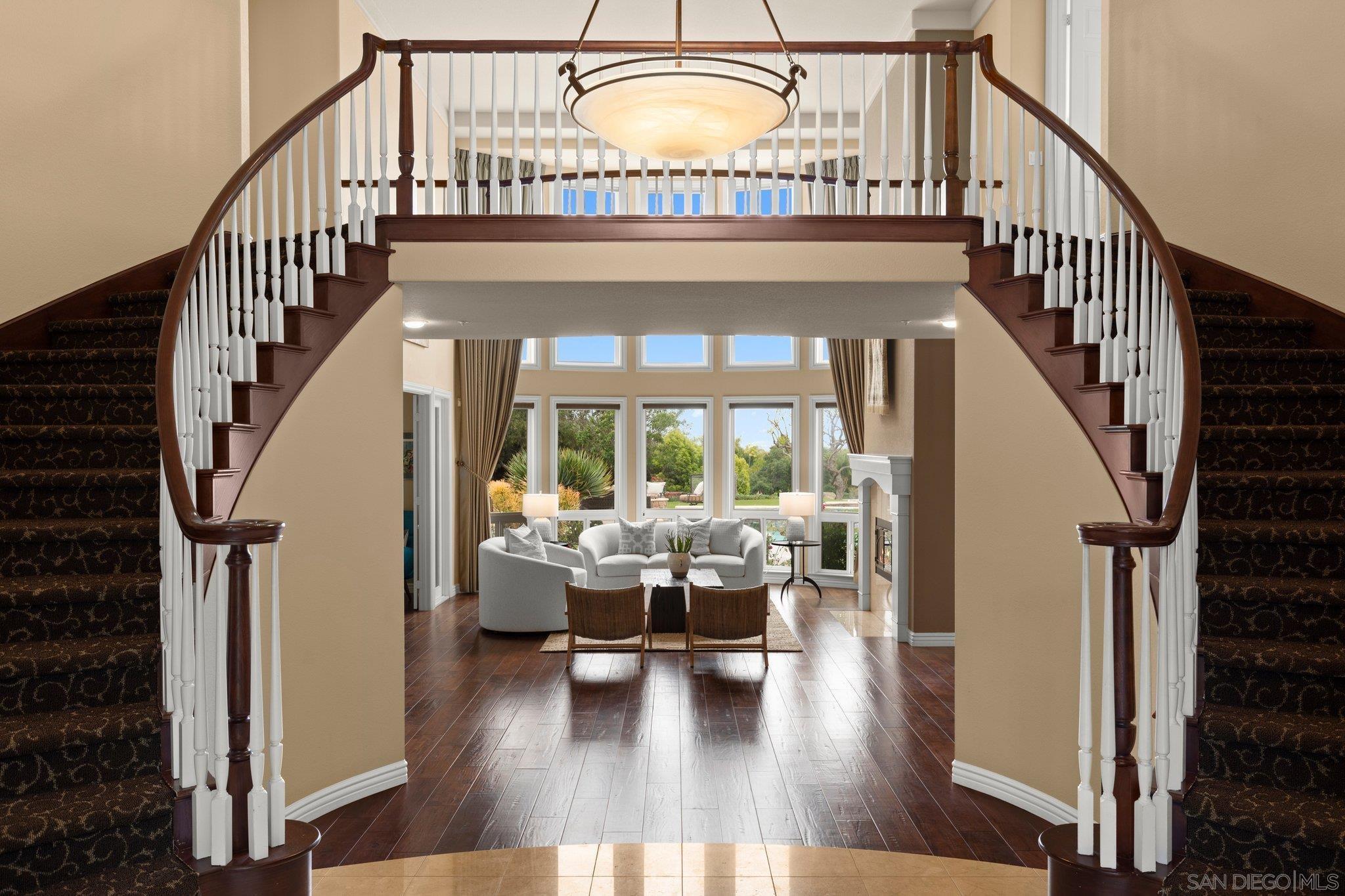 Detail Gallery Image 6 of 75 For 521  Latigo Row, Encinitas,  CA 92024 - 5 Beds | 4/1 Baths