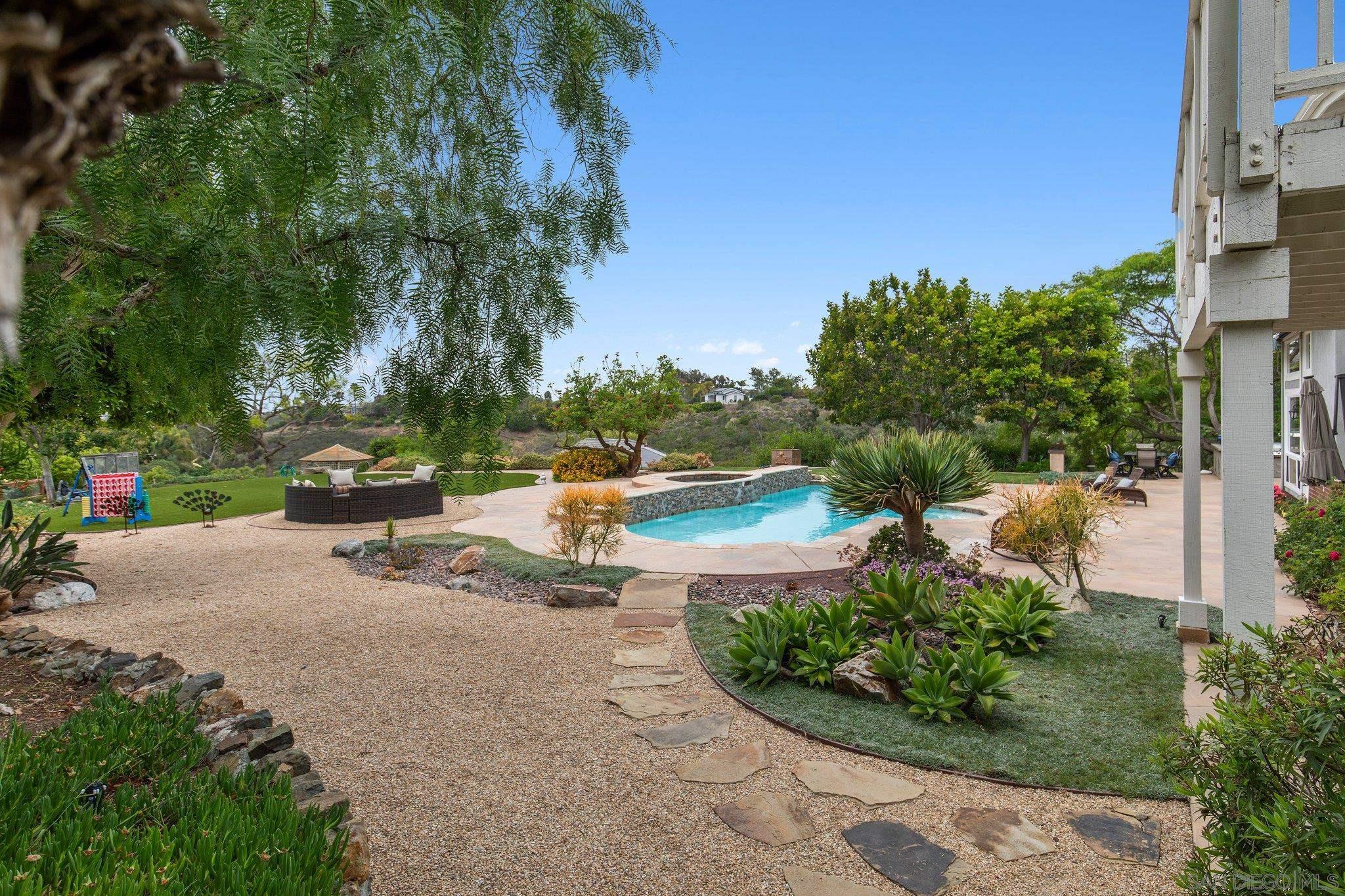 Detail Gallery Image 52 of 75 For 521  Latigo Row, Encinitas,  CA 92024 - 5 Beds | 4/1 Baths