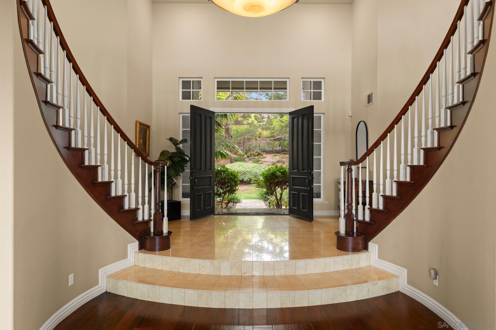 Detail Gallery Image 7 of 75 For 521  Latigo Row, Encinitas,  CA 92024 - 5 Beds | 4/1 Baths